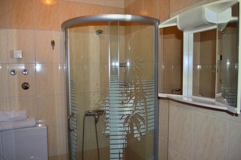 Bathroom 3, Floral Apartments Pende, Novalja