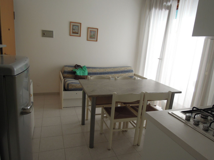 Others 4, Condominio Tucano, Venezia
