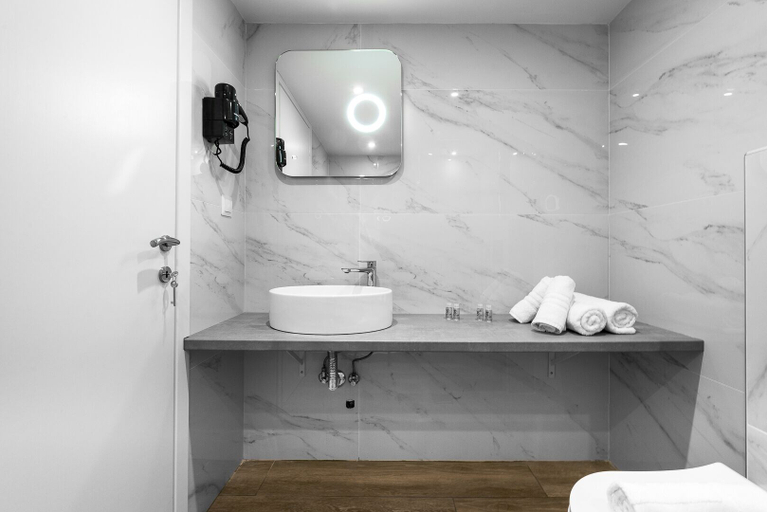 Bathroom 2, Hermes Nilie Hospitality MGMT, Central Macedonia