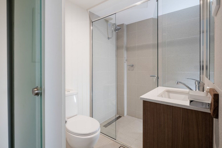 Bathroom 5, Rambutan Resort, City