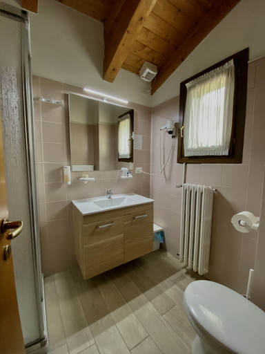 Bathroom 4, Hotel Sciatori, Brescia