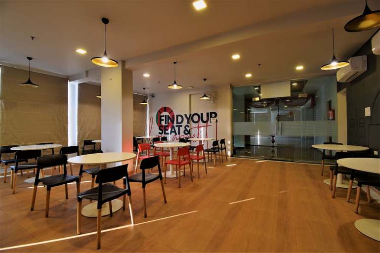 Food & Drinks 5, Manomay, Nagpur