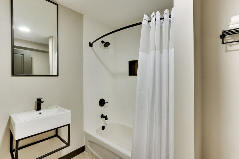 Bedroom 5, The Shamrock, Cook