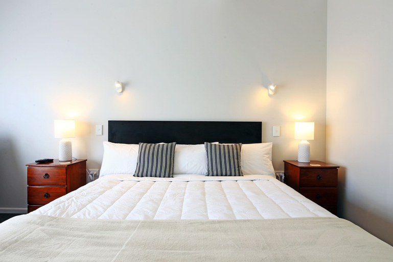 Bedroom 3, 289 Midway Motel, Waitaki