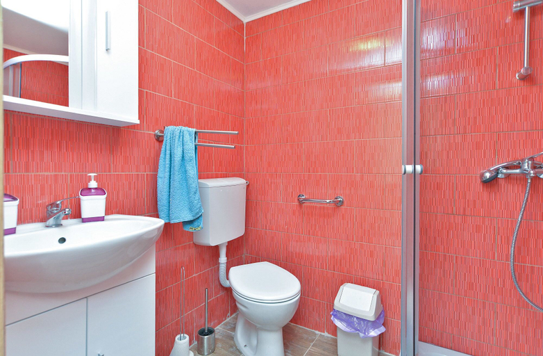 Bathroom 3, House 1736, Premantura