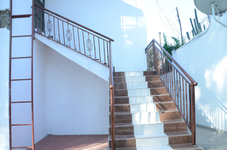 Exterior & Views 2, Muyenga Vacation Home, Kampala