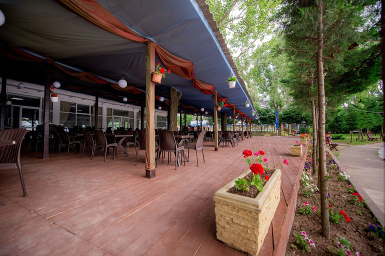 Food & Drinks 3, Caraiman Mamaia, Constanta