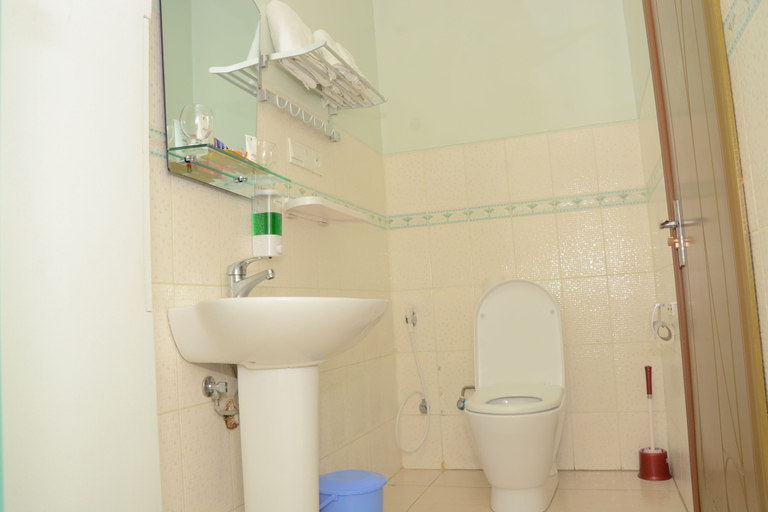 Bathroom 4, Five to Five Hotel, Gasabo