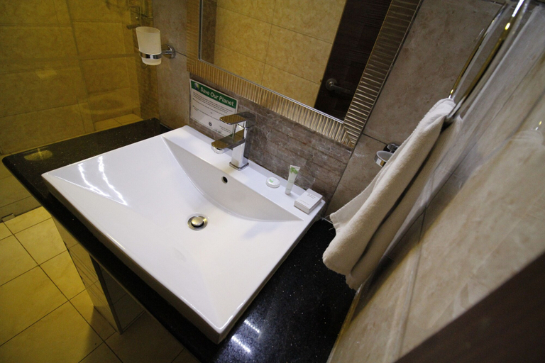 Bathroom 4, WE Hotel and Suites, Westlands