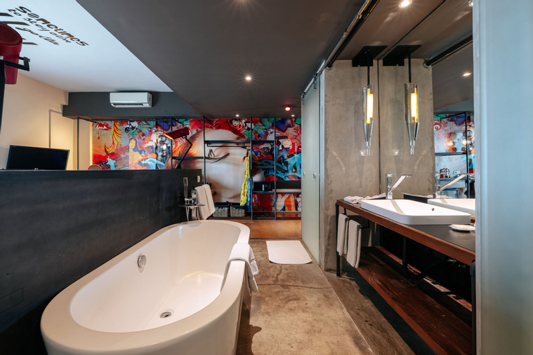 Bathroom 14
