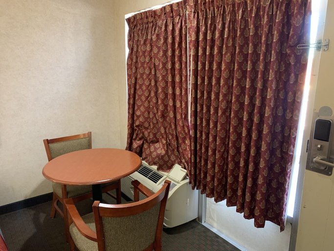 Others 5, Coachman's Inn Motel, Cross