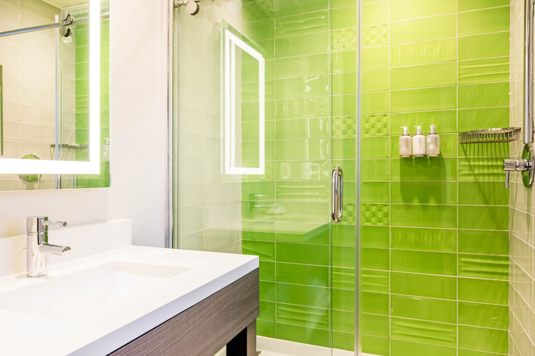 Bathroom 4, Rodeway Inn Near Melrose Ave, Los Angeles