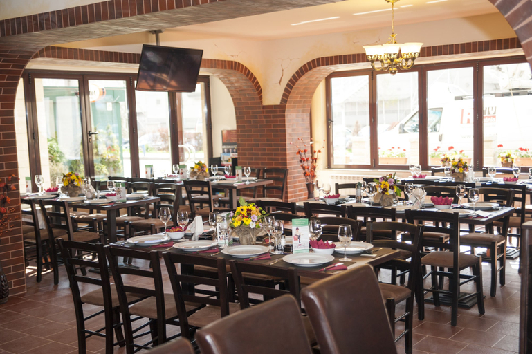 Food & Drinks 5, West Plaza Hotel, Municipiul Bucuresti