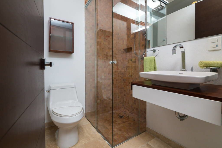 Bathroom, Papaya 20 by CocoBR, Cozumel