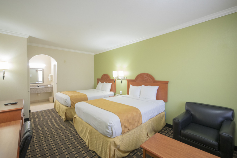 Bedroom 3, Motel 6 Tyler, TX, Smith