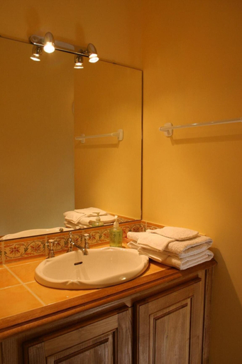 Bathroom 5, Manoir de Pommery, Ille-et-Vilaine