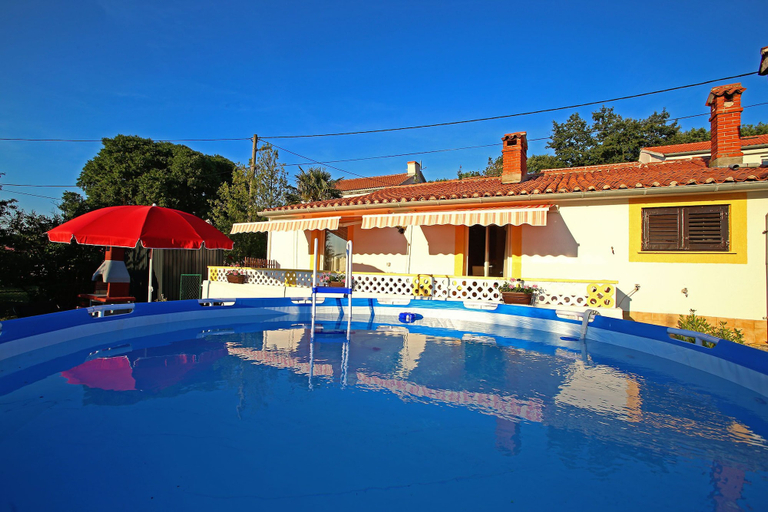 Sport & Beauty 1, House 1325, Labin