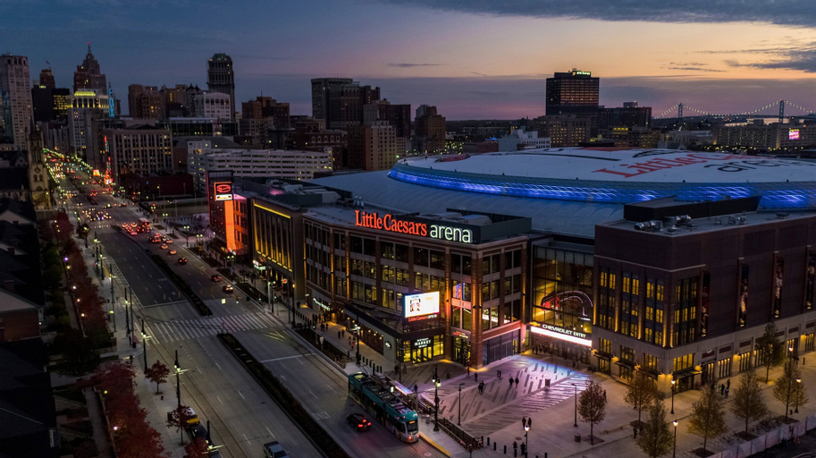 Exterior & Views 18
