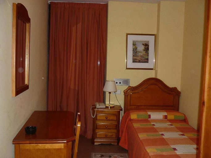 Bedroom 2, Pensió La Creu, Lleida