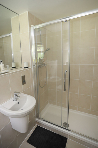 Bathroom 4, Merrymouth Inn, Oxfordshire
