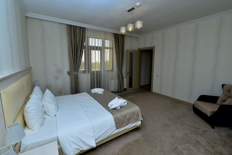 Bedroom 2, Qebele Yeddı Gozel Hotel, Qəbələ