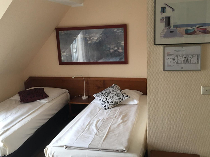 Bedroom 3, AltDüsseldorf, Düsseldorf