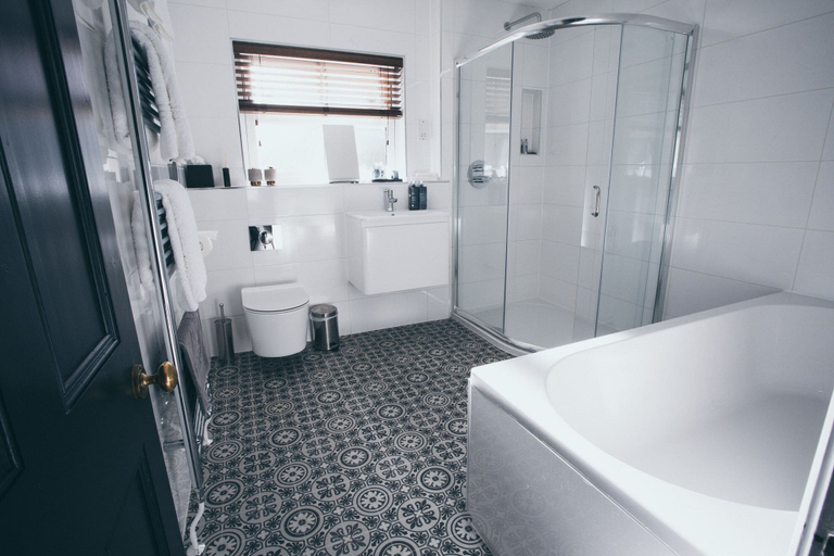 Bathroom 3, Caffeine & Machine, Warwickshire