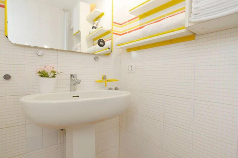Bathroom 5, Mario Apartment 2578, Venezia