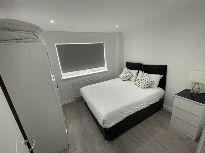 Bedroom 2, London Dagenham Apartments, London