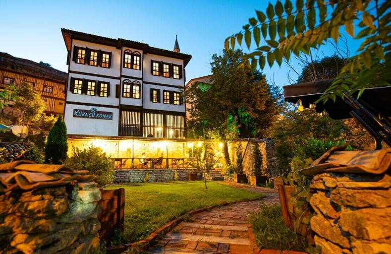 Exterior & Views