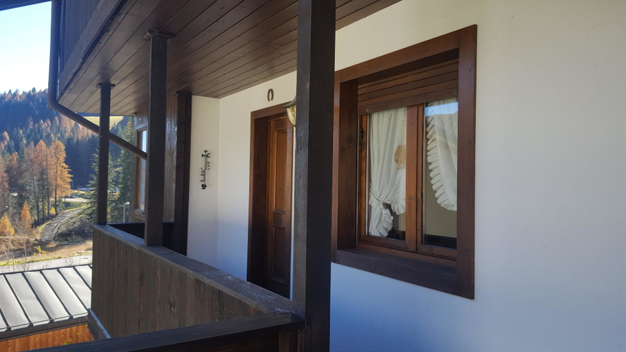 Interior entrance, Casa Fontanella, Belluno