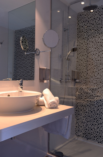 Bathroom 5, Club Simo Aparthotel, Baleares