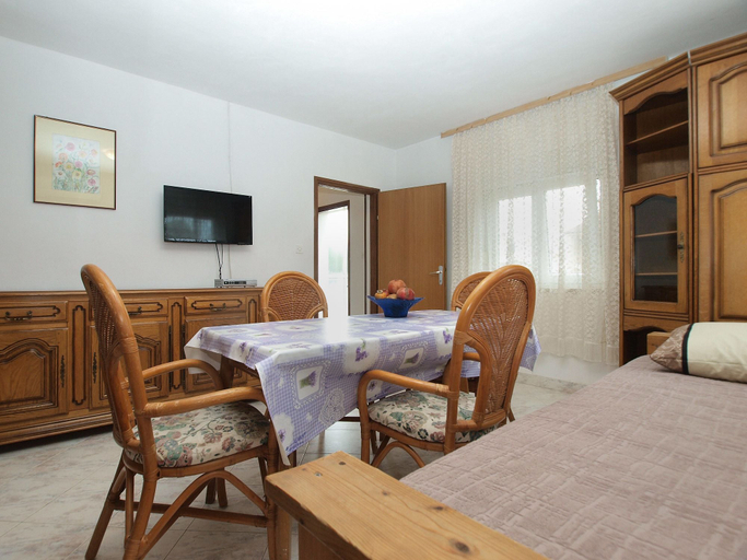 Bedroom 2, Apartment 924, Fažana