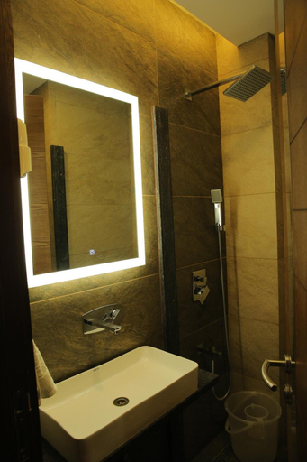 Bathroom 5, The Royal Grand, Karur