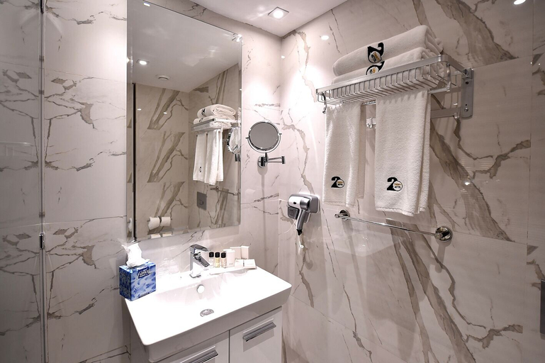 Bathroom 4, Flower Town Hôtel & Spa, Rabat