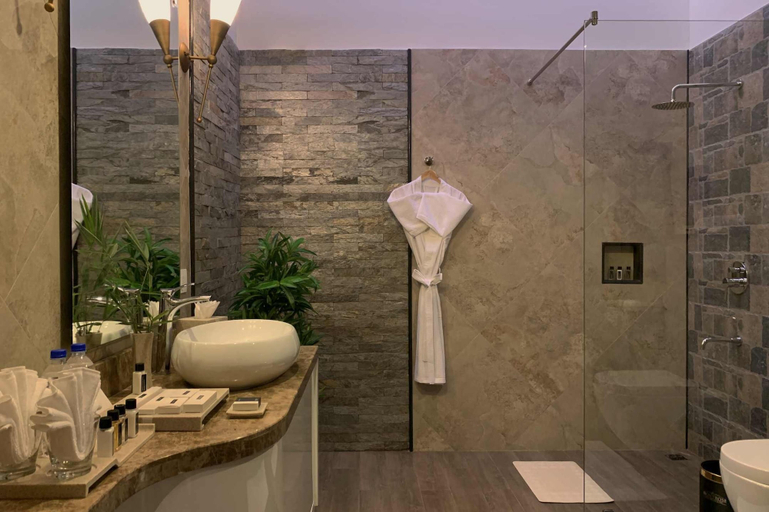 Bathroom 4, Montrose Golf Resort & Spa, Kodagu