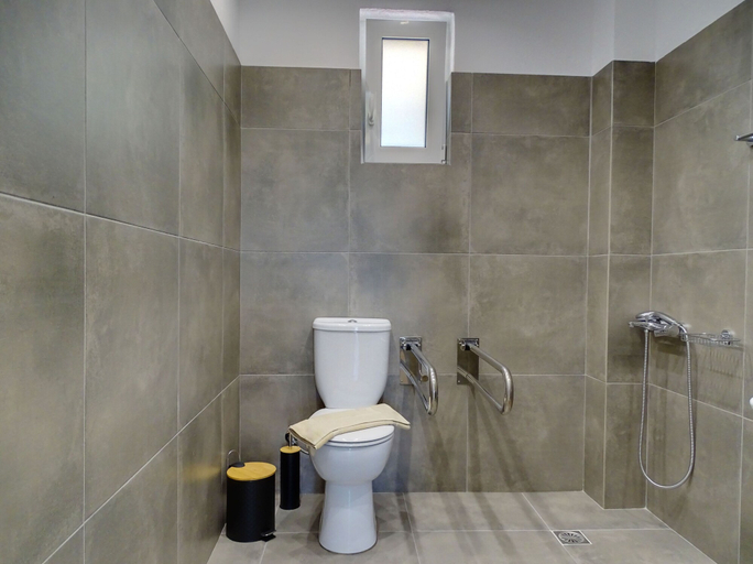 Bathroom 5, Lyrids Apartments, Crete