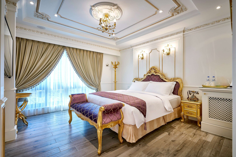 Bedroom 4, Sun Moon Lake Queen Castle Hotel, Nantou