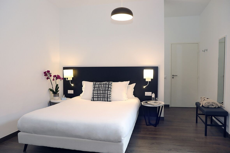 Bedroom 3, Hôtel Restaurant Le Nelio, Bouches-du-Rhône
