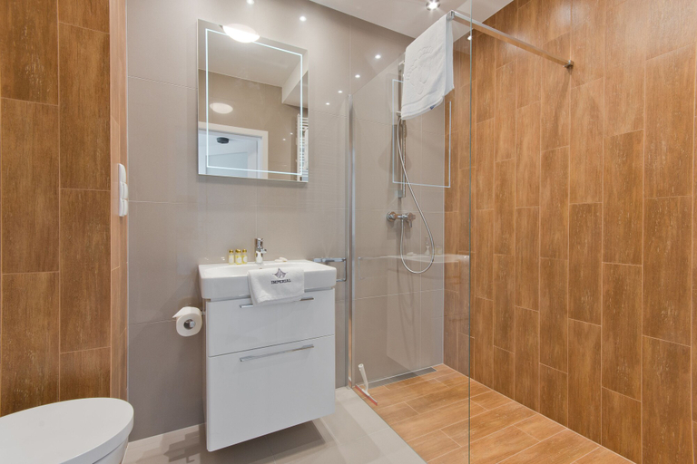 Bathroom 3, Imperial Apartments - Meridian, Gdańsk City