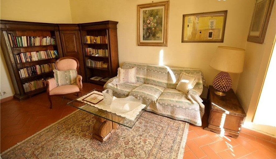 Living area 3, Annunziata Terrace apartment, Florence