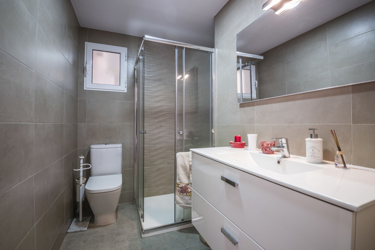 Bathroom, El Coral Apartment Valencia, Valencia