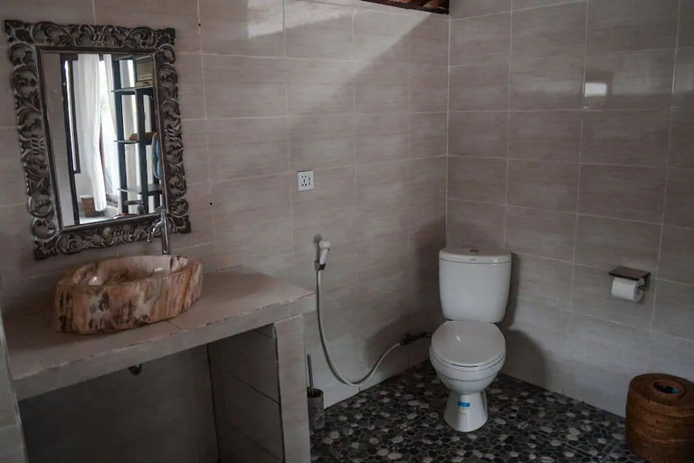 Bathroom 4, Sweet Escape, Karangasem