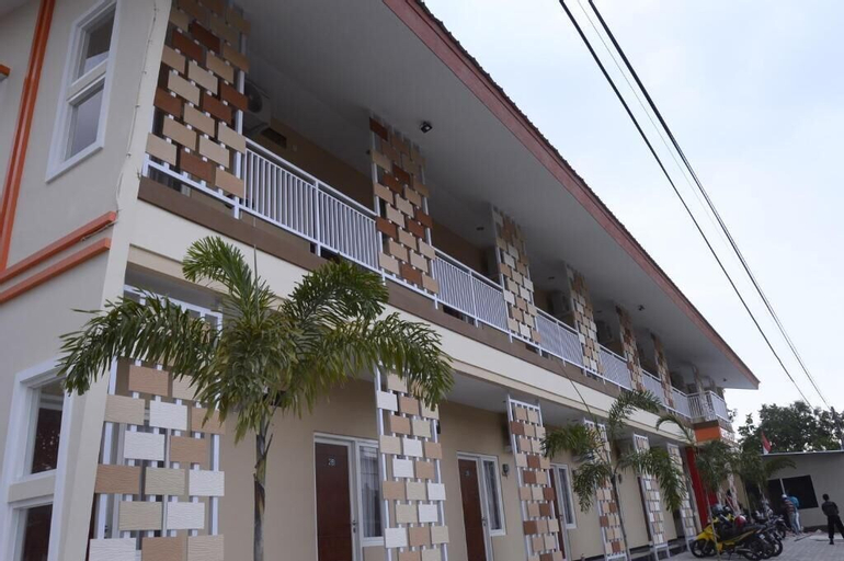 Exterior & Views 28