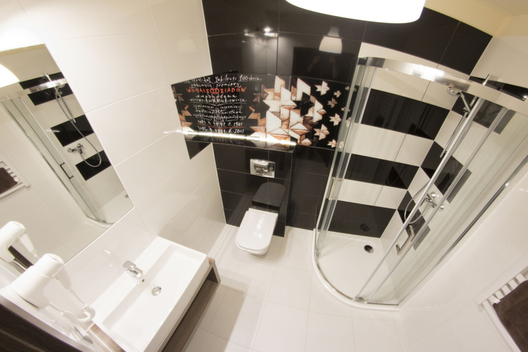 Bathroom 3, M57 by SelfServicedApartmetns, Kraków City