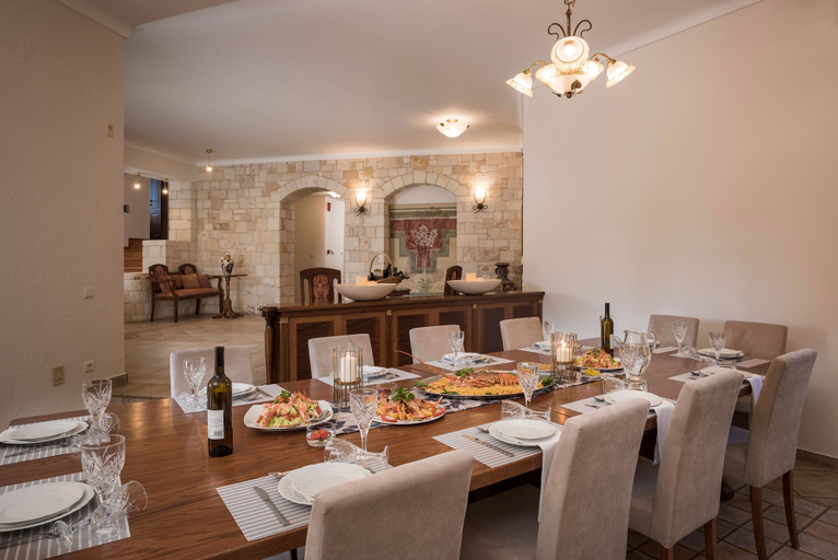 Food & Drinks 5, Iason Villas, Crete