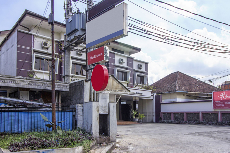 Exterior & Views 2, RedDoorz Plus @ Wastu Kencana, Bandung