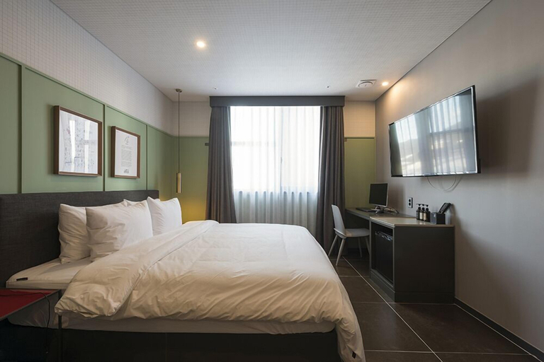 Bedroom 4, A.tique at Busan Tourist Hotel, Geumjeong