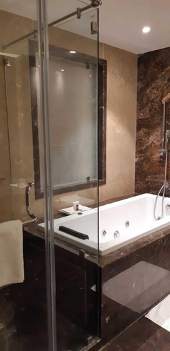 Bathroom 4, Grand Geet Hotel, Kanpur Nagar