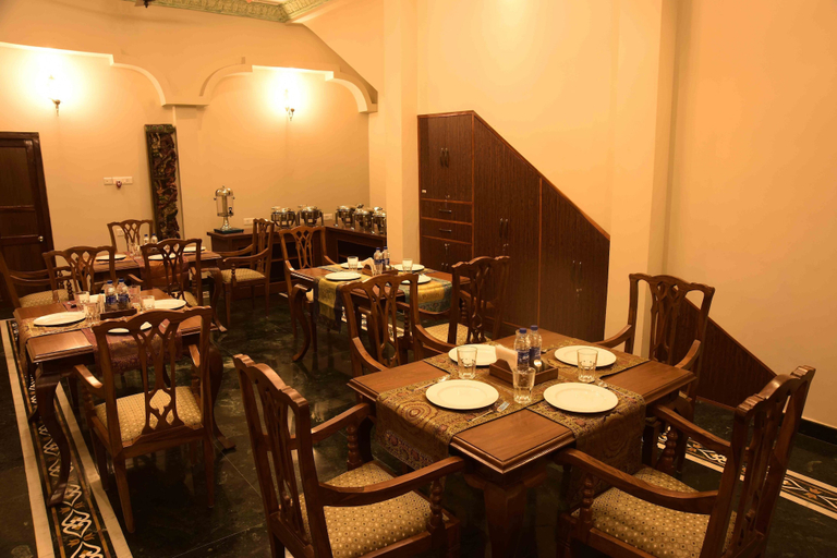 Food & Drinks 5, Vijaigarh kothi, Varanasi
